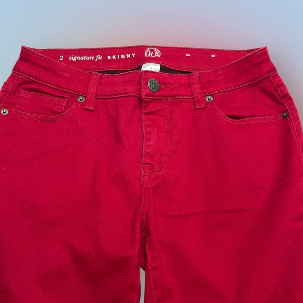 WESTPORT Women’s 2 Red Signature Fit Skinny Jeans